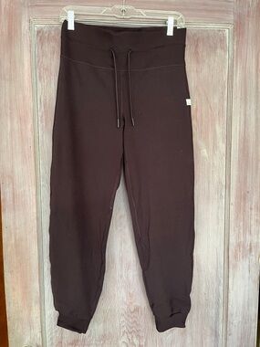 Vuori Dark Brown eggplant Jogger Sweatpants with Drawstring M
